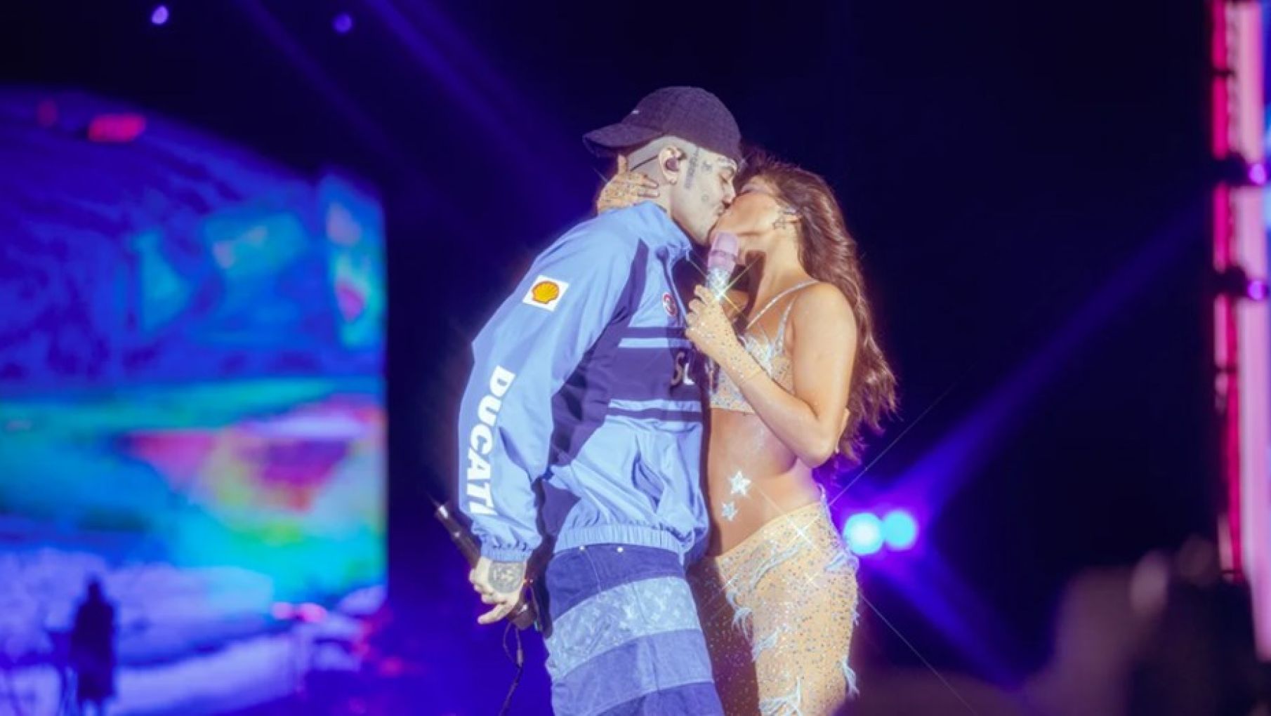 Emilia le pidió a Duki que le proponga casamiento: la reacción del público